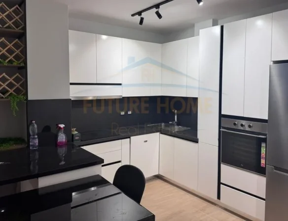 Qera, Apartament 3+1+2 "Rruga Peti" ,Tirane