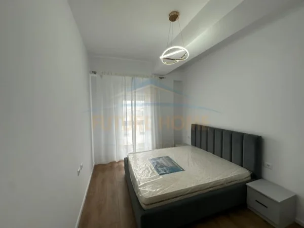 Tirane, jepet me qera apartament 1+1+Ballkon Kati 7, 53 m² 450 € (Ali Demi, Tiranë)