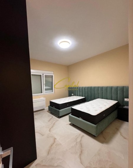 Tirane, jepet me qera apartament 2+1 Kati 1, 145 m² 1.000 € (SAUK)