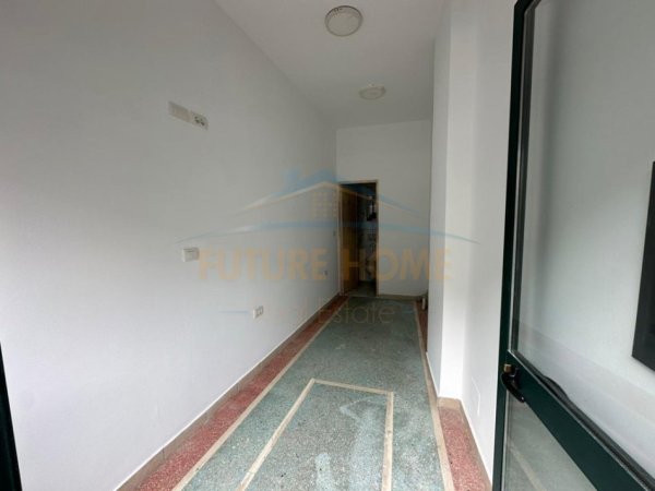 Tirane, jepet me qera ambjent biznesi Kati 0, 12 m² 350 € (Myslym Shyri)