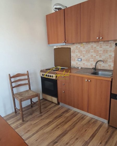 Tirane, jepet me qera apartament 1+1 Kati 2, 55 m² 320 € (ISH TREGU ELEKTRIK)