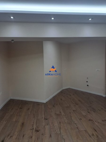 Tirane, jepet me qera apartament 2+1 Kati 2, 80 m² 900 € 