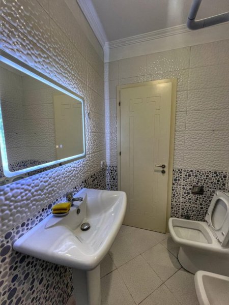 Tirane, jepet me qera apartament 2+1 Kati 1, 90 m² 600 € (Kodra e Diellit)