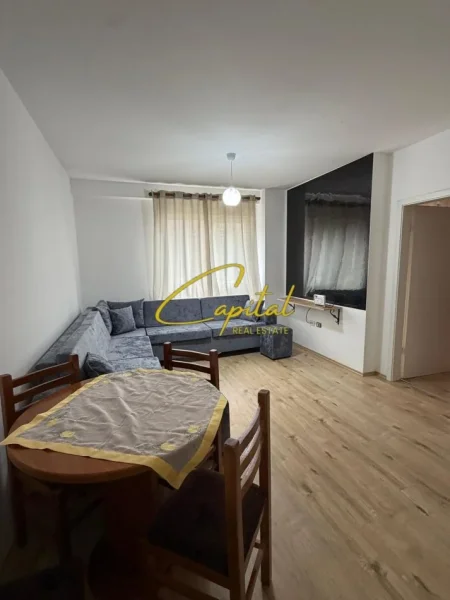 Tirane, jepet me qera apartament 1+1 Kati 2, 70 m² 550 € (ISH PARKU)
