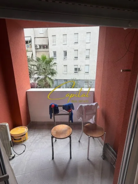 Tirane, jepet me qera apartament 1+1 Kati 2, 70 m² 550 € (ISH PARKU)