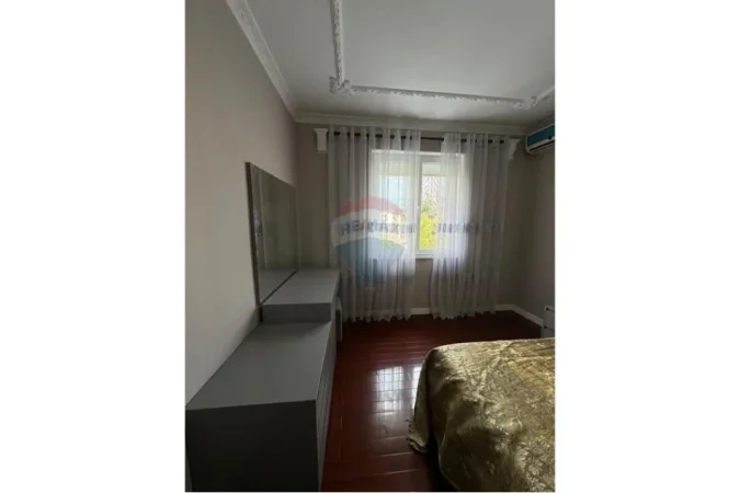 Tirane, jepet me qera apartament 2+1+Aneks+Ballkon Kati 3, 90 m² 700 € (Blloku)