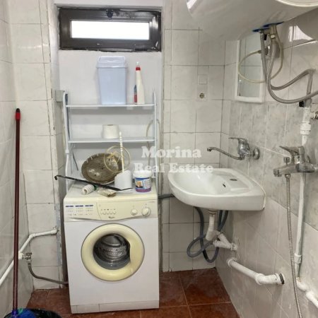 Tirane, jepet me qera apartament 1+1 Kati 1, 55 m² 350 € (Medrese)