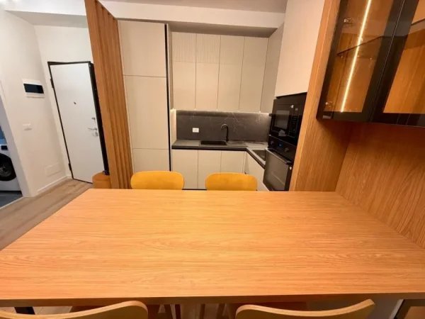 Tirane, jepet me qera apartament 1+1 Kati 3, 67 m² 850 € (Komuna e Parisit)