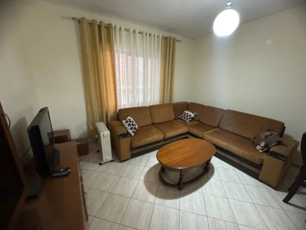 Tirane, jepet me qera apartament 2+1+Ballkon Kati 1, 110 m² 400 € (Astir)