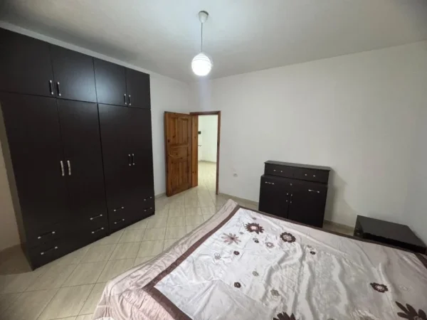 Tirane, jepet me qera apartament 2+1+Ballkon Kati 1, 110 m² 400 € (Astir)