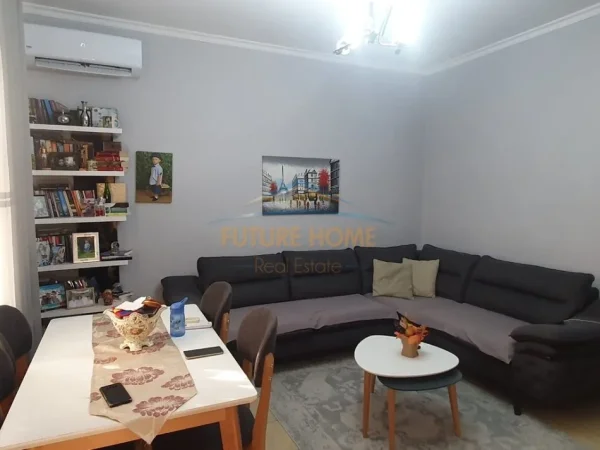 JEPET ME QERA SHTEPI PRIVATE TEK SHKOLLA E KUQE