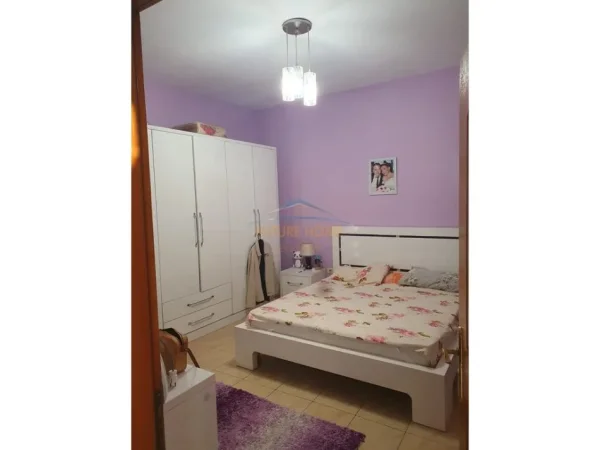 JEPET ME QERA SHTEPI PRIVATE TEK SHKOLLA E KUQE