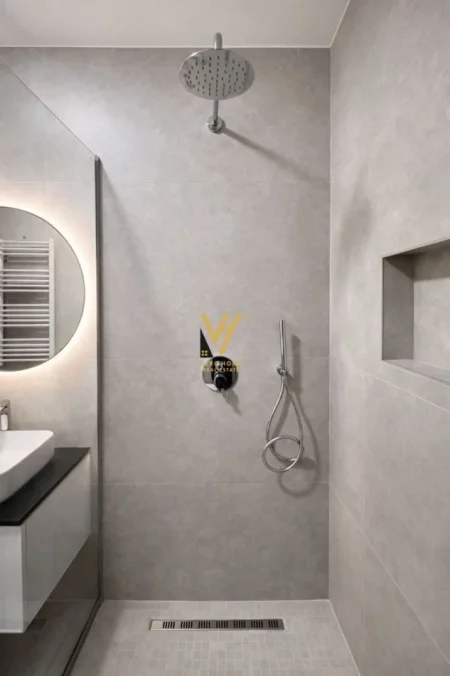 Tirane, jepet me qera zyre Kati 4, 70 m² 400 € (ASTIR)