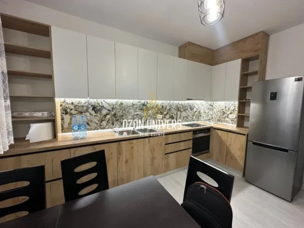 Tirane, jepet me qera apartament 2+1+Ballkon Kati 2, 95 m² 700 € (River Residence, Astir)