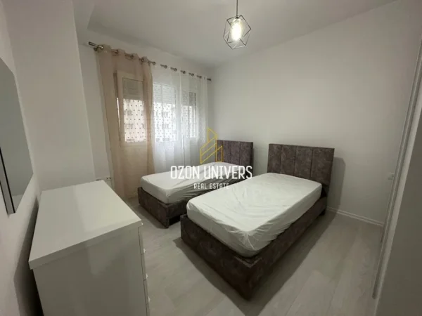 Tirane, jepet me qera apartament 2+1+Ballkon Kati 2, 95 m² 700 € (River Residence, Astir)