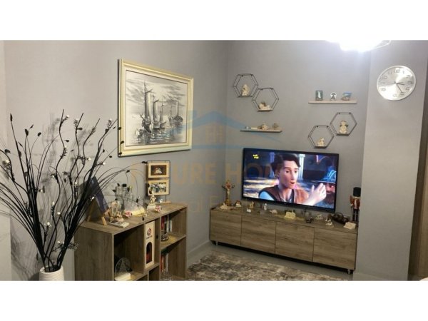 Tirane, shitet apartament 2+1 Kati 6, 90 m² 130.000 € (Kombinat)
