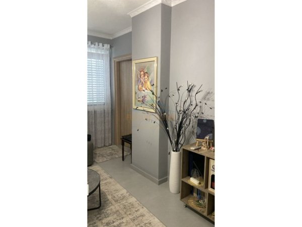 Tirane, shitet apartament 2+1 Kati 6, 90 m² 130.000 € (Kombinat)