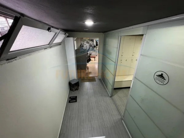 Tirane, shitet ambjent biznesi Kati 2, 160 m² 270.000 € (myslym shyri)