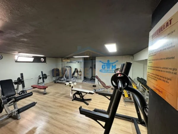 Tirane, shitet ambjent biznesi Kati 2, 160 m² 270.000 € (myslym shyri)