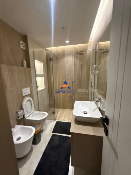 Tirane, jepet me qera apartament Dublex Kati 3, 100 m² 1.200 € 