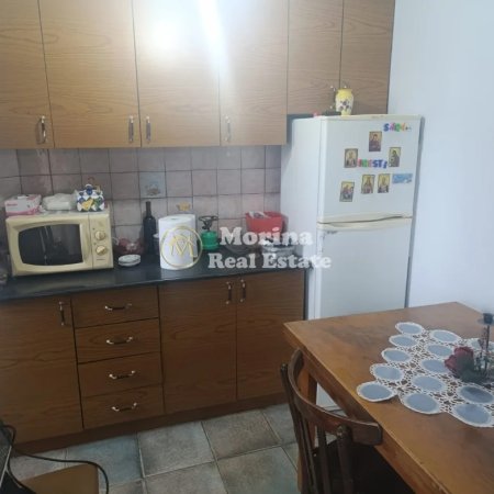 Tirane, jepet me qera apartament 2+1 Kati 4, 75 m² 500 € (Brryli)
