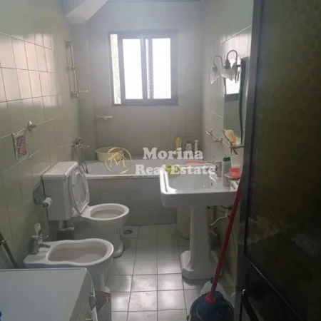 Tirane, jepet me qera apartament 2+1 Kati 4, 75 m² 500 € (Brryli)