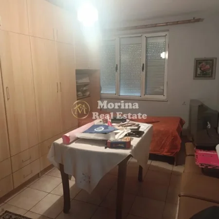 Tirane, jepet me qera apartament 2+1 Kati 4, 75 m² 500 € (Brryli)