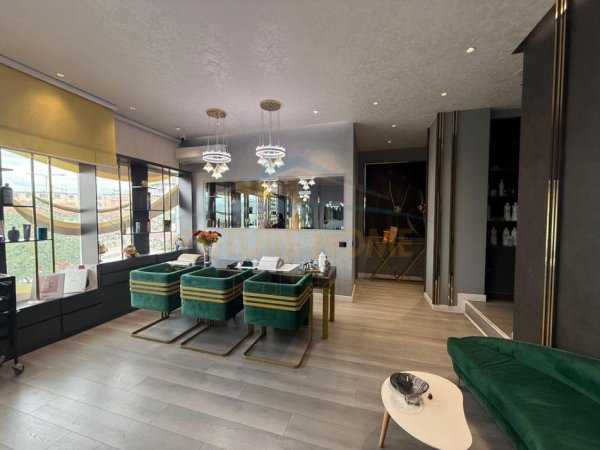 Tirane, shitet ambjent biznesi Kati 0, 77 m² (Tregu Elektrik)