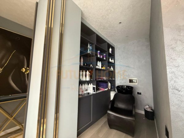 Tirane, shitet ambjent biznesi Kati 0, 77 m² (Tregu Elektrik)