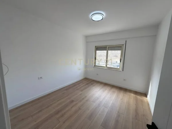 Tirane, shitet apartament 1+1+Ballkon Kati 1, 64 m² 140.000 € (Viva market)