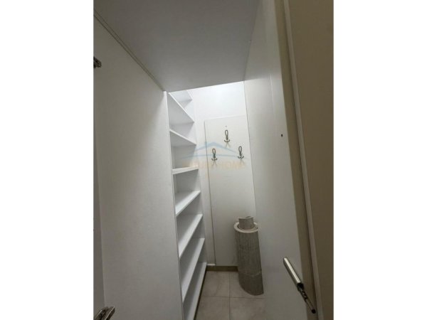 Tirane, jepet me qera apartament 1+1 Kati 1, 67 m² 650 € (Liqeni i thate)