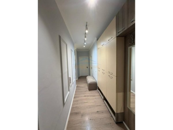 Tirane, jepet me qera apartament 1+1 Kati 1, 67 m² 650 € (Liqeni i thate)