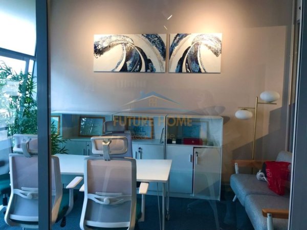 Tirane, jepet me qera ambjent biznesi Kati 1, 184 m² 2.000 € (rruga e kavajes)