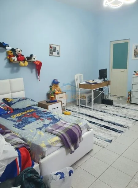 Tirane, jepet me qera Vile 2+1 Kati 1, 170 m² 700 € (Rruga Qemal Stafa)