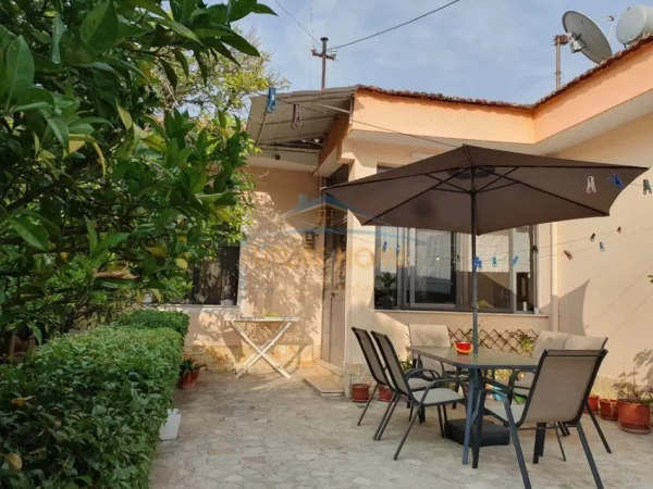 Tirane, jepet me qera Vile 2+1 Kati 1, 170 m² 700 € (Rruga Qemal Stafa)