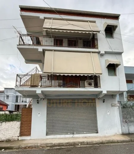 Tirane, shitet Vile 4+1 Kati 3, 109 m² 200.000 € (ish fusha aviacionit)