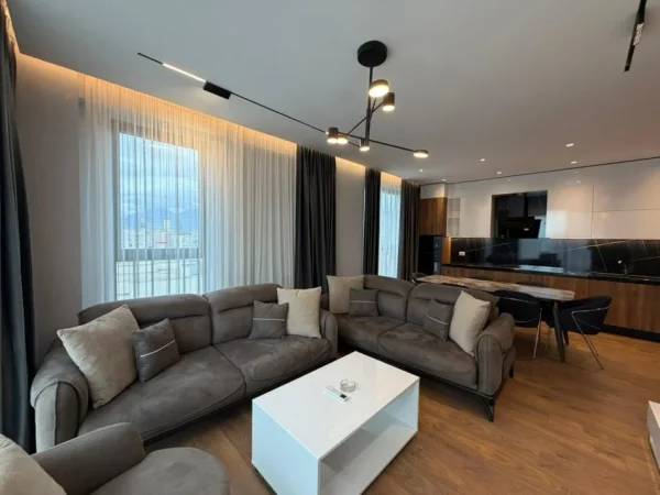 Tirane, jepet me qera apartament 3+1 Kati 7, 170 m² 1.500 € (Komuna e Parisit)