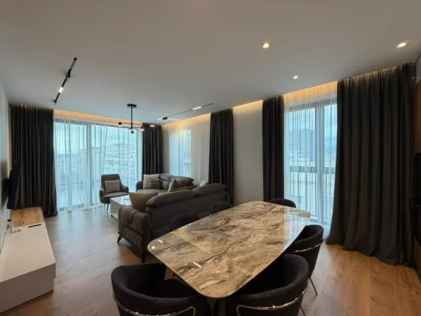 Tirane, jepet me qera apartament 3+1 Kati 7, 170 m² 1.500 € (Komuna e Parisit)