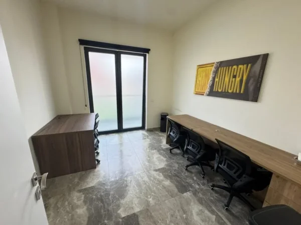 Tirane, jepet me qera ambjent biznesi Kati 1, 400 m² 4.500 € 
