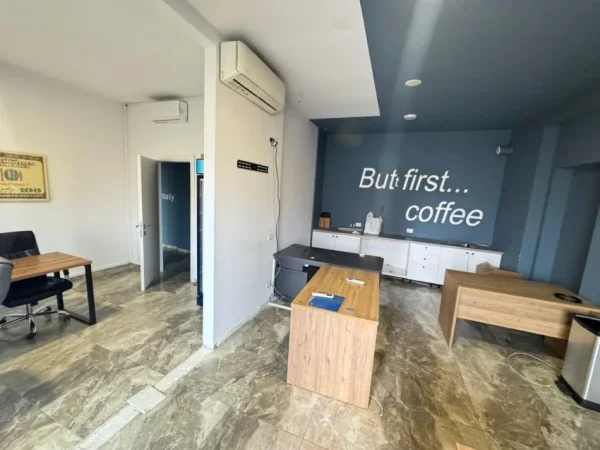 Tirane, jepet me qera ambjent biznesi Kati 1, 400 m² 4.500 € 