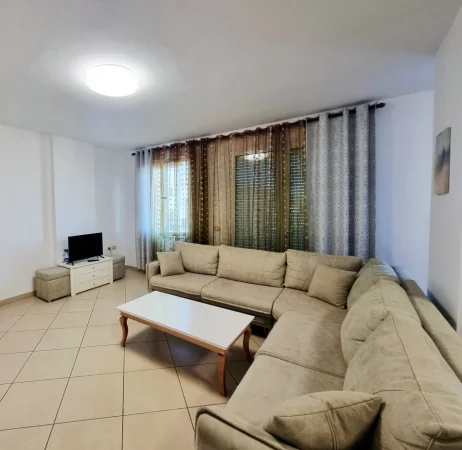 Tirane, jepet me qera apartament 2+1+Aneks+Ballkon Kati 2, 120 m² 580 € 