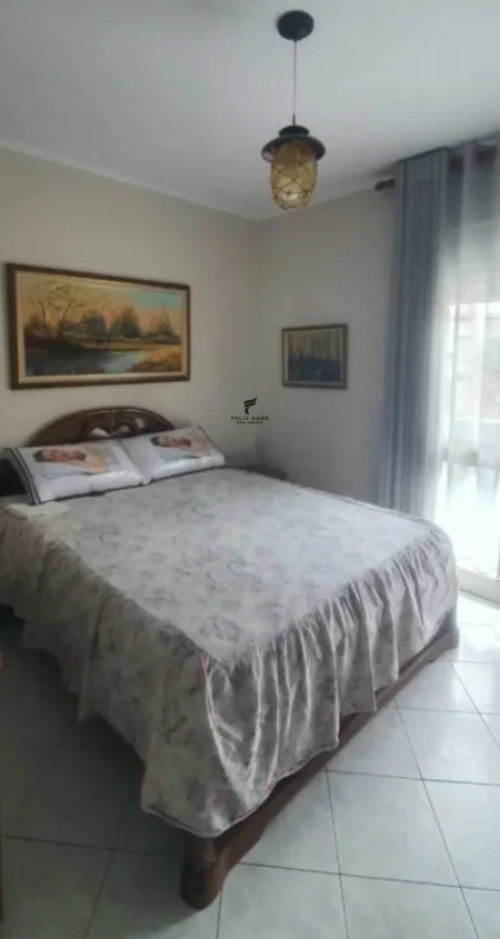 Tirane, jepet me qera apartament 2+1 Kati 3, 100 m² 600 € (BRRYLI)
