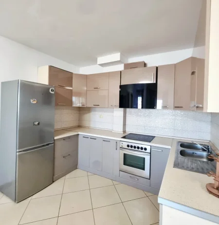 Tirane, jepet me qera apartament 2+1+Aneks+Ballkon Kati 2, 120 m² 580 € 