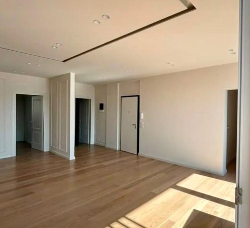 Tirane, shitet apartament 3+1+Aneks+Ballkon Kati 3, 154 m² 365.000 € (Sauk)