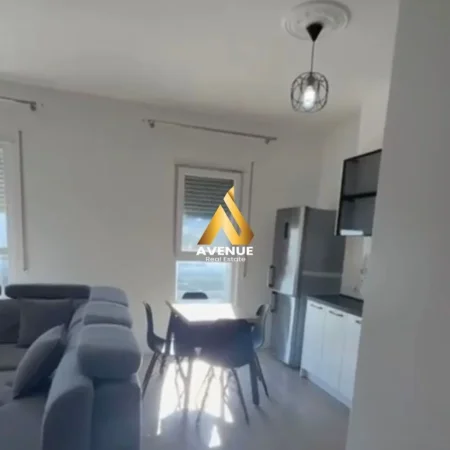 jepet me qera apartament 2+1 Kati 3, 90 m² 550 € (UNIVERS CITY PERFSHIHET PARKIMI)