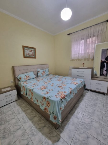 Tirane, jepet me qera apartament 2+1 Kati 2, 80 m² 600 € (21 Dhjetori)