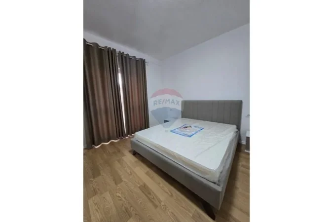 Tirane, jepet me qera apartament 1+1 Kati 3, 73 m² 550 € (Zogu i Zi)