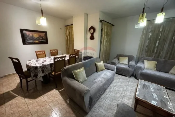 Tirane, jepet me qera apartament 2+1+Ballkon Kati 3, 120 m² 550 € (Ruga Shkelqim Fusha)