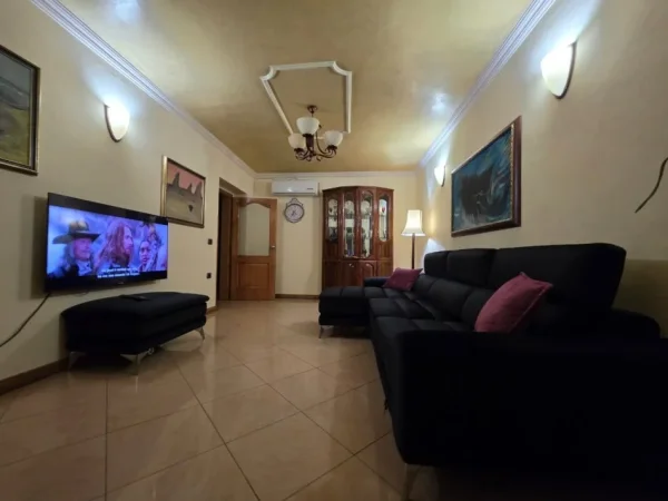 Tirane, shitet apartament 3+1 Kati 2, 100 m² 230.000 € (21 DHJETORI)