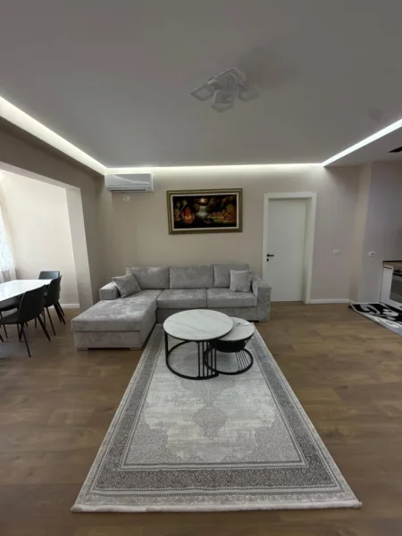 Tirane, jepet me qera apartament 1+1 Kati 1, 65 m² 500 €